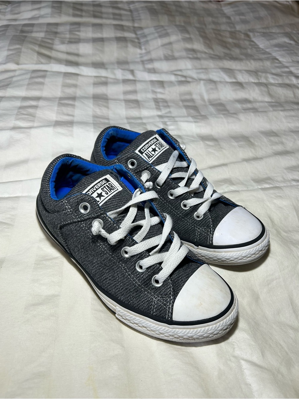 Converse Kids Low Top Sneakers in Charcoal with Blue Lining